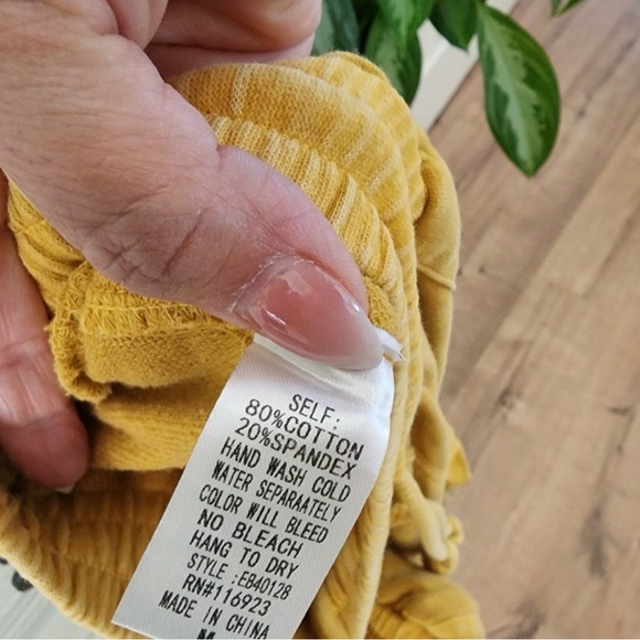 Easel Mustard Wide Leg Relaxed Fit Pants Size Medium - Picture 3 of 4